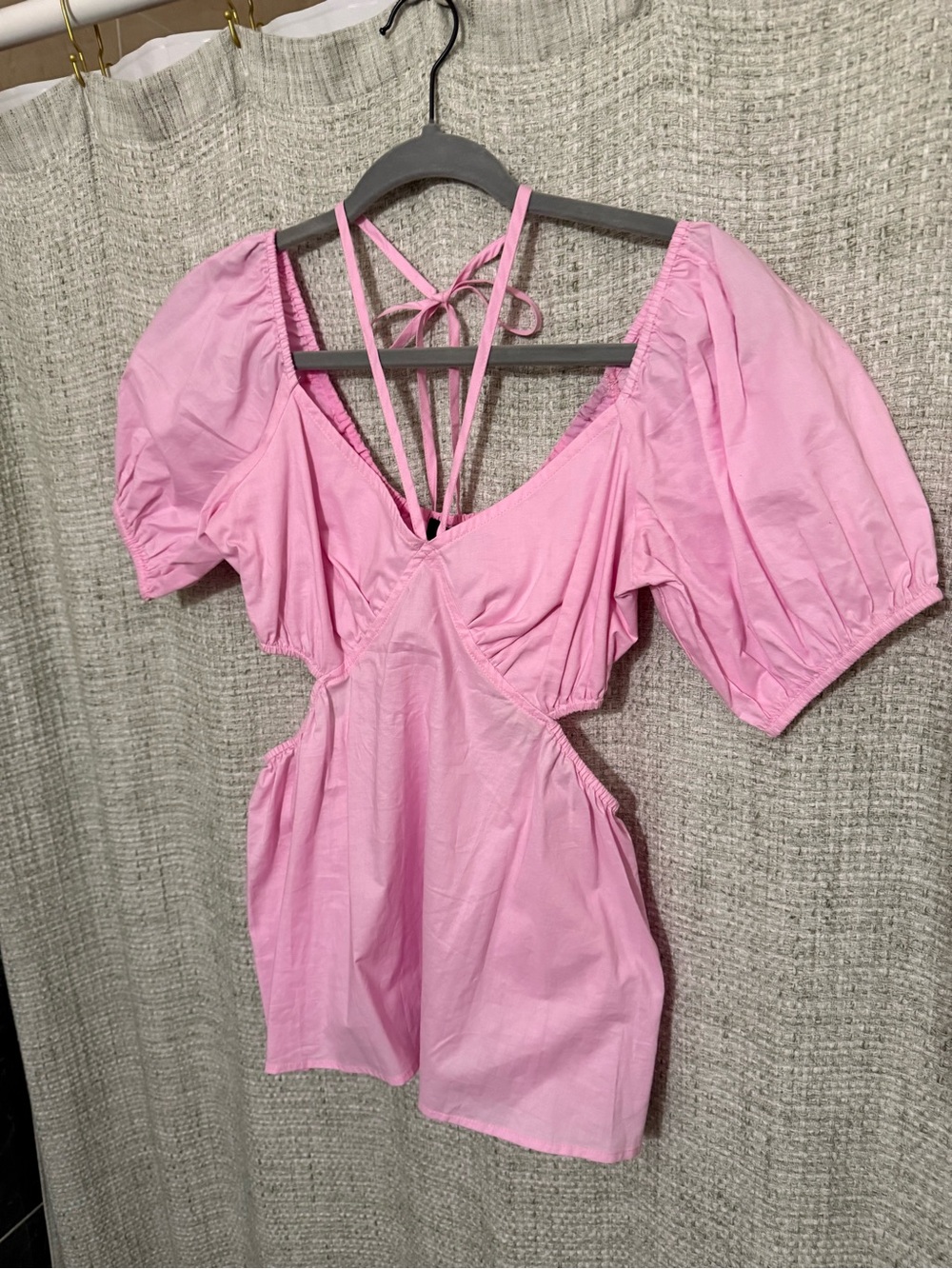Sanctuary Pink Puff-Sleeve Cutout Crop Top